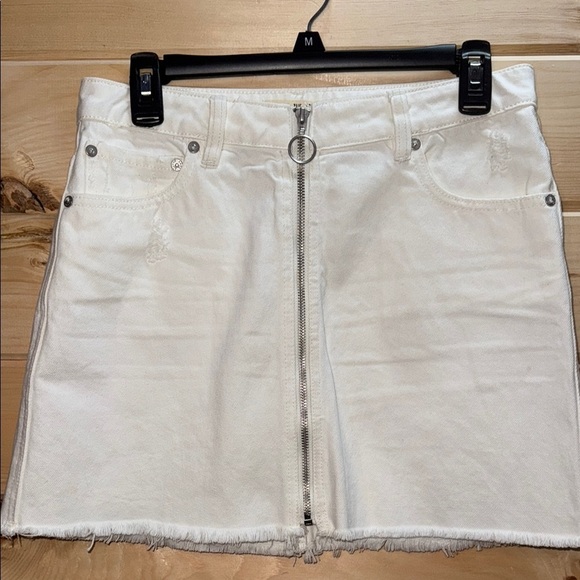 Free People White Denim Mini Skirt Zip Up Size 27 NWT - Picture 1 of 8